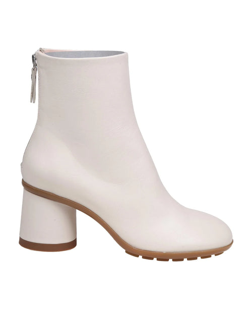 AGL Curvy boots White (Discount Offer)