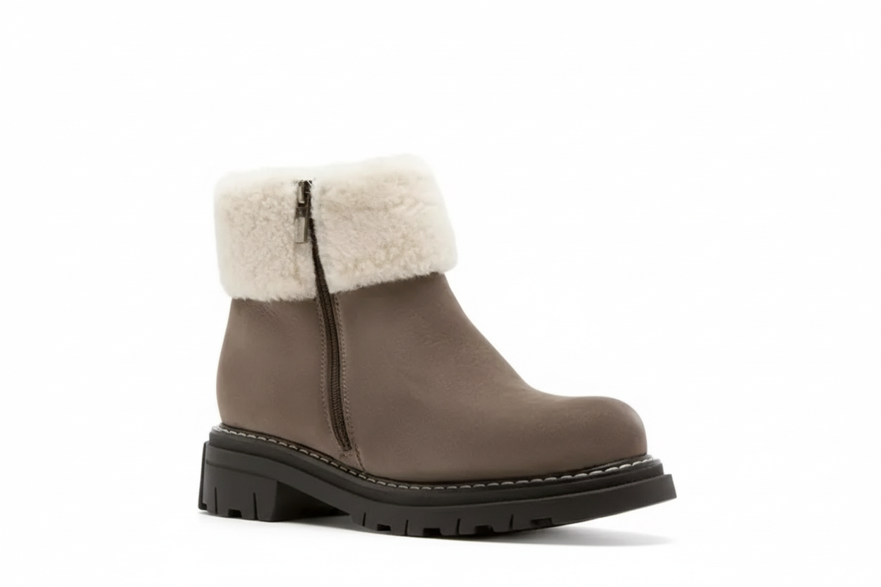 LA CANADIENNE Declan Suede Shearling Winter Booties